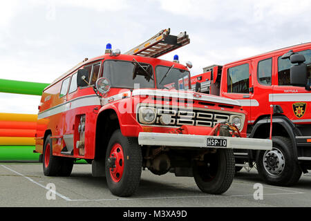 HATTULA, Finlandia - Luglio 12, 2014: Vintage Ford F 600 camion dei pompieri sul display a Tawastia carrello nel Weekend di Hattula, Finlandia. Foto Stock