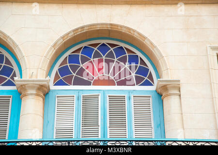 Edificio in stile coloniale a l'Avana Vecchia Foto Stock