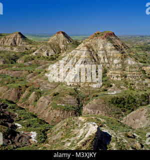 Pagliaio buttes in terry badlands vicino a terry, montana Foto Stock