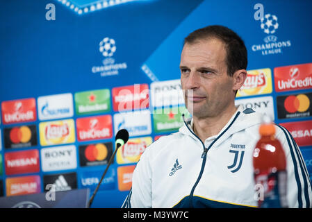 Torino, Italia. 12 Feb, 2018. Massimiliano Allegri durante la Juventus - Conferenza stampa prima della Champions League, a Juventus Stadium, a torino, Italia 12 febbraio 2017 Credit: Alberto Gandolfo/Pacific Press/Alamy Live News Foto Stock