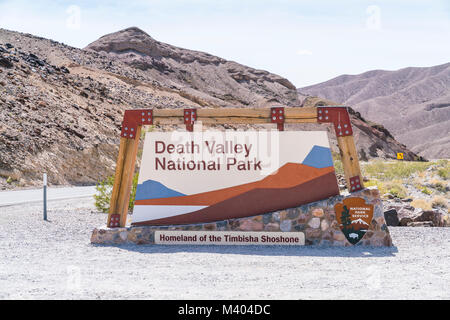 05-16-17,Death Valley,california,usa : parco nazionale della Valle della Morte segno sulla giornata di sole in entrata. Foto Stock