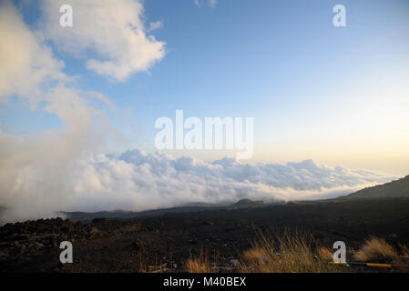 Il Cloud sul Vulcano Etna, Sicilia, Italia Foto Stock