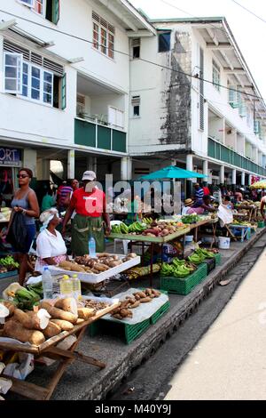 Il mercato di Castries è il più grande su Saint Lucia, situato nel centro della capitale. Foto Stock