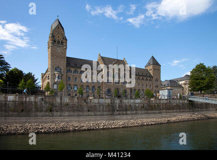 Ex prussia edificio governativo, oggi l'agenzia federale per la tecnologia di difesa, Riverside di Coblenz, Renania-Palatinato, Germania, Europa Foto Stock