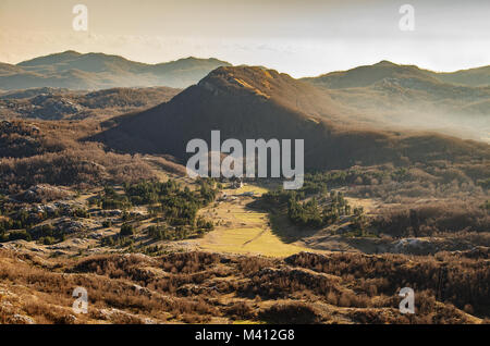 Vista dal monte Lovcen vertice, il Parco nazionale di Lovcen, Montenegro, l'Europa. Foto Stock