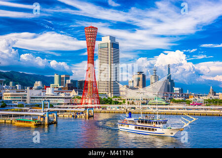 Kobe, Giappone skyline del porto e la torre. Foto Stock