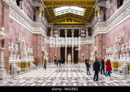 La sala principale del Walhalla Hall of Fame in Donaustauf sul Danubio a Ratisbona, Baviera, Germania. Foto Stock