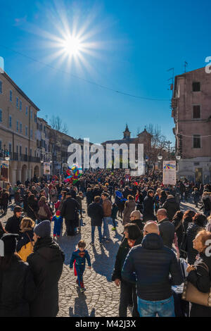 Poggio Mirteto (Rieti, Italia) - La festa di carnevale nel centro storico di Poggio Mirteto, una piccola città in provincia di Rieti, Regione Lazio, Sabina Foto Stock