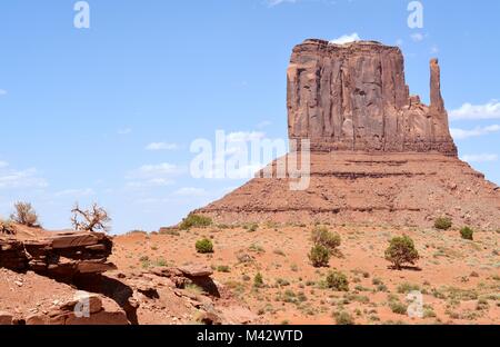 West mitten butte in monument valley Foto Stock