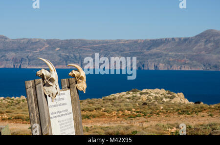 Spiaggia di Balos reserve information board, Creta, Grecia, mare Mediterraneo Foto Stock