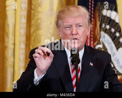 Washington, Stati Uniti d'America. Xiii Febbraio, 2018. Stati Uniti Presidente Donald Trump parla durante un cittadino americano africano storia mese ricezione presso la Casa Bianca di Washington, DC, Stati Uniti, Feb 13, 2018. Credito: Ting Shen/Xinhua/Alamy Live News Foto Stock