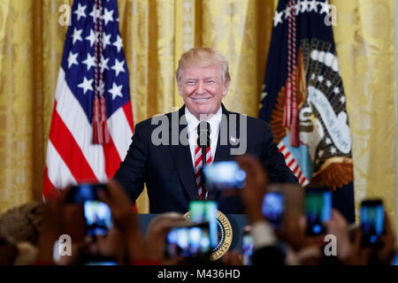 Washington, Stati Uniti d'America. Xiii Febbraio, 2018. Stati Uniti Presidente Donald Trump parla durante un cittadino americano africano storia mese ricezione presso la Casa Bianca di Washington, DC, Stati Uniti, Feb 13, 2018. Credito: Ting Shen/Xinhua/Alamy Live News Foto Stock