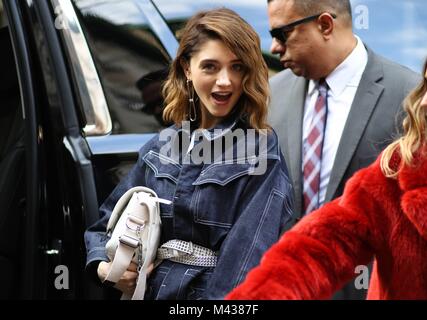 Natalia Dyer frequentando il Zadig & Voltaire pista mostra durante la settimana della moda di New York - Feb 12, 2018 - Foto: Pista Manhattan/Zach Chase ***per solo uso editoriale*** | Verwendung weltweit Foto Stock