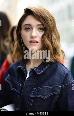 Natalia Dyer frequentando il Zadig & Voltaire pista mostra durante la settimana della moda di New York - Feb 12, 2018 - Foto: Pista Manhattan/Zach Chase ***per solo uso editoriale*** | Verwendung weltweit Foto Stock