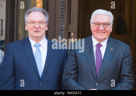 Magdeburg, Germania - 14 Febbraio 2018: Il Presidente federale Frank-Walter Steinmeier è ricevuto in Magdeburg da Reiner Haseloff, primo ministro del Land Sassonia-Anhalt. Foto Stock