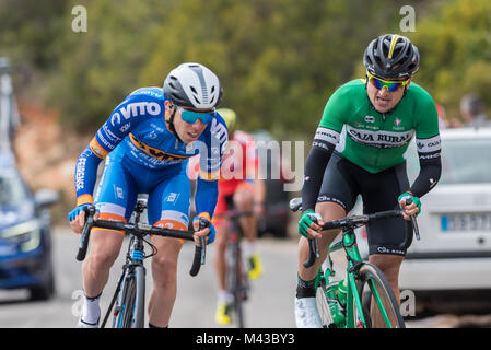 Algarve Portogallo, 14 Feb, 2017, Luis Afonso conduce Josu Zabala per il secondo posto nella cat 4 salita di Aldeia dos Matos. Credito: Craig Rogers Credito: Craig Rogers/Alamy Live News Foto Stock