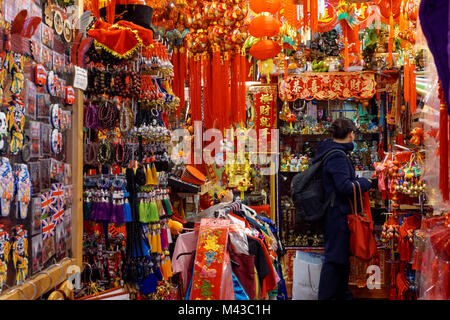 Negozio di souvenir in Chinatown, London, England, Regno Unito, Gran Bretagna Foto Stock