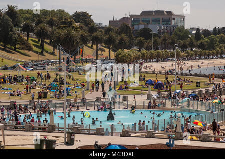 Weekend intenso a Eastern Beach, Geelong, Victoria, Australia Foto Stock