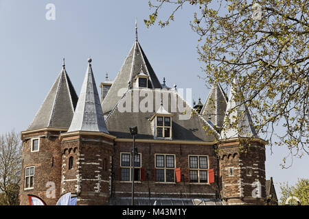 Amsterdam, il Waag (weighhouse) è stata costruita nel 1458 Foto Stock