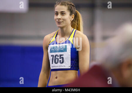 SUMY, Ucraina - 9 febbraio 2018: Assja Bardis ucraino sportive sui concorsi pentathlon dell Ucraina via al coperto e campo championship 2018. Foto Stock