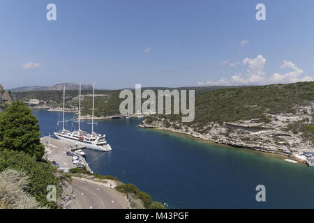 Nave a vela in Bonifacio, Corsica, Francia, Europa Foto Stock