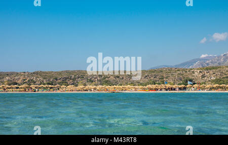 Spiaggia con acque turchesi sull isola di Creta, Grecia Foto Stock