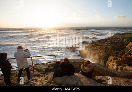La Bretagna West Coast martoriata dalla tempesta Carmen, borgo di Le Couregant, Brittany, Francia. Foto Stock