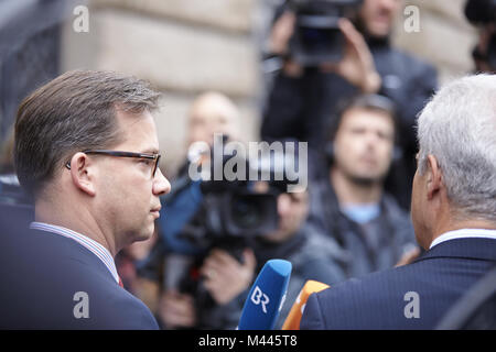 CDU/CSU e SPD continuano le trattative di coalizione Foto Stock