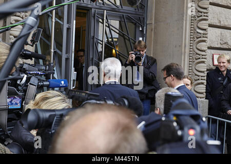 CDU/CSU e SPD continuano le trattative di coalizione Foto Stock