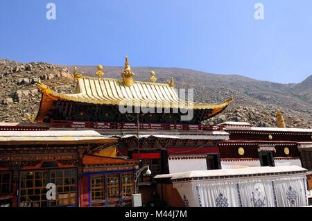 Il tetto dorato al monastero di Drepung a Lhasa il Tibet Foto Stock