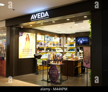 HONG KONG - 4 febbraio 2018: Aveda in Hong Kong. Aveda è noto come il make-up, sono sostanze o prodotti utilizzati per migliorare l'aspetto o la fragranza di Foto Stock