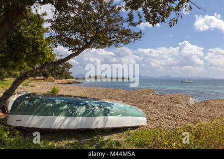 Bahia d'Alcudia e la Isla de Aucanada o Alcana Foto Stock