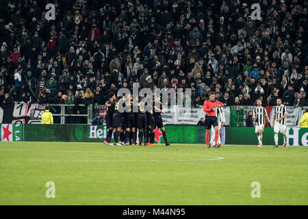 Torino, Italia. Xiii Febbraio, 2018. Tottenahm celebra durante la Champions League Match Juventus FC vs Tottenham Hotspurs FC. Il punteggio finale è stato 2-2 in Juventus Stadium, Torino, Italia 13 febbraio 2018 Credit: Alberto Gandolfo/Pacific Press/Alamy Live News Foto Stock