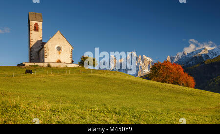 Chiesa di San Giacomo al Passo, Val di Funes, Odle, Dolomiti, Alto Adige Regione Trentino Alto Adige, Provincia Autonoma di Bolzano, Italia, Europa Foto Stock