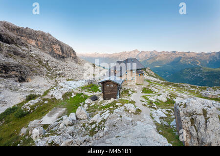 Rifugio Tuckett Europa, Italia, Trentino, Vallesinella, Rifugio Tuckett, Dolomiti di Brenta Foto Stock