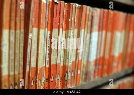 Penguin books in vendita in una seconda mano bookshop Foto Stock