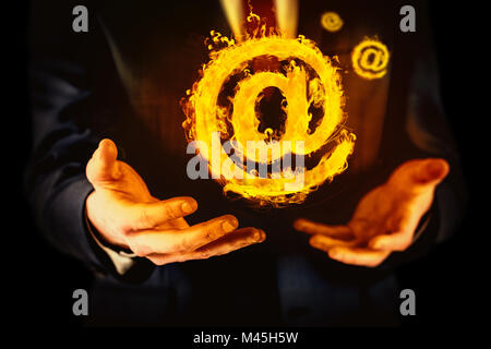 Immagine composita della sezione mediana di imprenditore con braccia Foto Stock