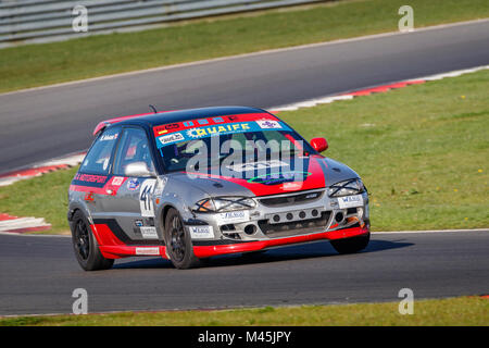 2000 Proton Satria Classe A superiore di stagno con driver Daniel Adams presso la CSCC incontro Snetterton Circuito motorino, Norfolk, Regno Unito. Foto Stock