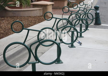 Rack per ciclo di aggiungere alla strada mobili su Coronado Island, San Diego Foto Stock