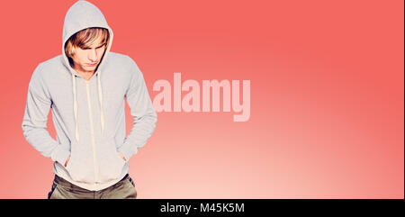 Immagine composita dell Uomo in camicia cofano pensando Foto Stock