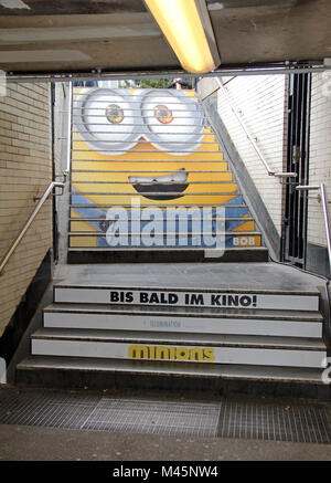 La stazione della metropolitana Miniondamm a Berlino Foto Stock