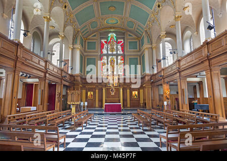 Londra, Gran Bretagna - 16 settembre 2017: la navata della chiesa di Sant'Andrea Holborn. Foto Stock