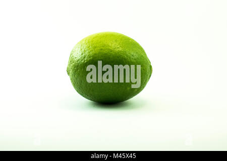 La fotografia di un fresco frutta greeny:lime / giallo limone Foto Stock