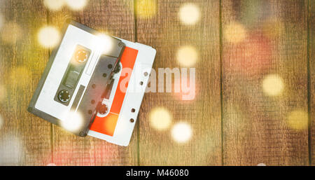 Immagine composita di concentrarsi sul rosso baubles di natale Foto Stock