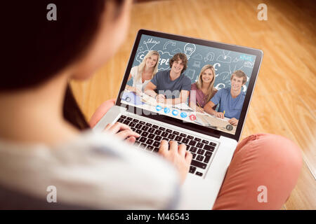 Immagine composita di quattro studenti guardando la telecamera Foto Stock
