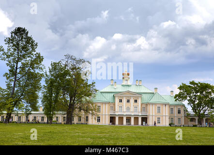 La Russia. Pietroburgo. Oranienbaum (Lomonosov). parco inferiore. Big Menshikovsky palace Foto Stock