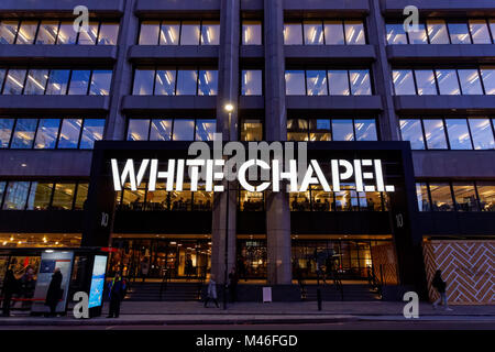 La Cappella bianco edificio a 10 Whitechapel High Street, Londra England Regno Unito Regno Unito Foto Stock