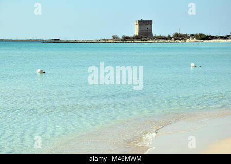 Spiaggia vicino a Porto Cesareo una città sul mare Ionio nel Salento regione Puglia, Italia Foto Stock