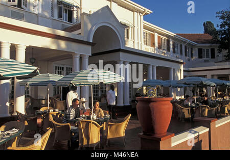 Lo Zimbabwe. Victoria Falls. I turisti. Victoria Falls Hotel. Terrazza. Foto Stock