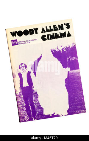 Brochure per dicembre 1978 stagione di Woody Allen film al National Film Theatre. Coprire mostra Woody Allen in una ancora dal suo 1975 film di amore e morte Foto Stock